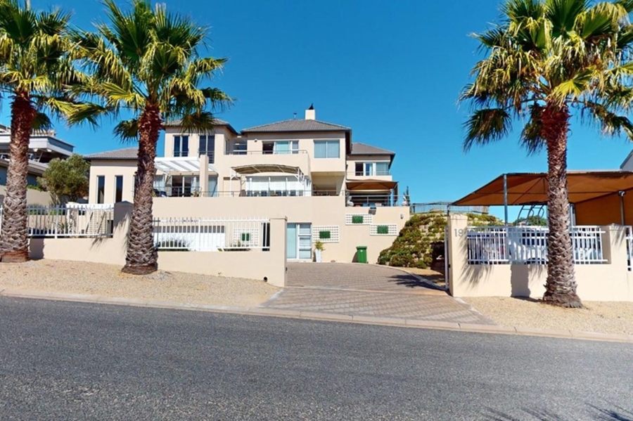 5 Bedroom Property for Sale in Country Club Western Cape